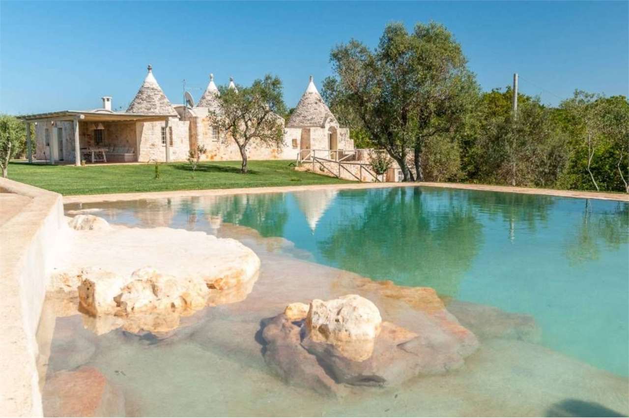 TRULLI TRA PIETRE CEGLIE